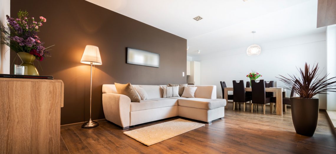 Wohnzimmer bereit für eine Besichtigung